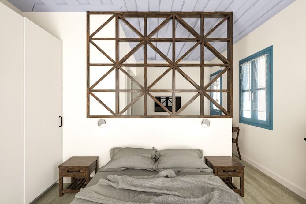 Traditional Studio Suite