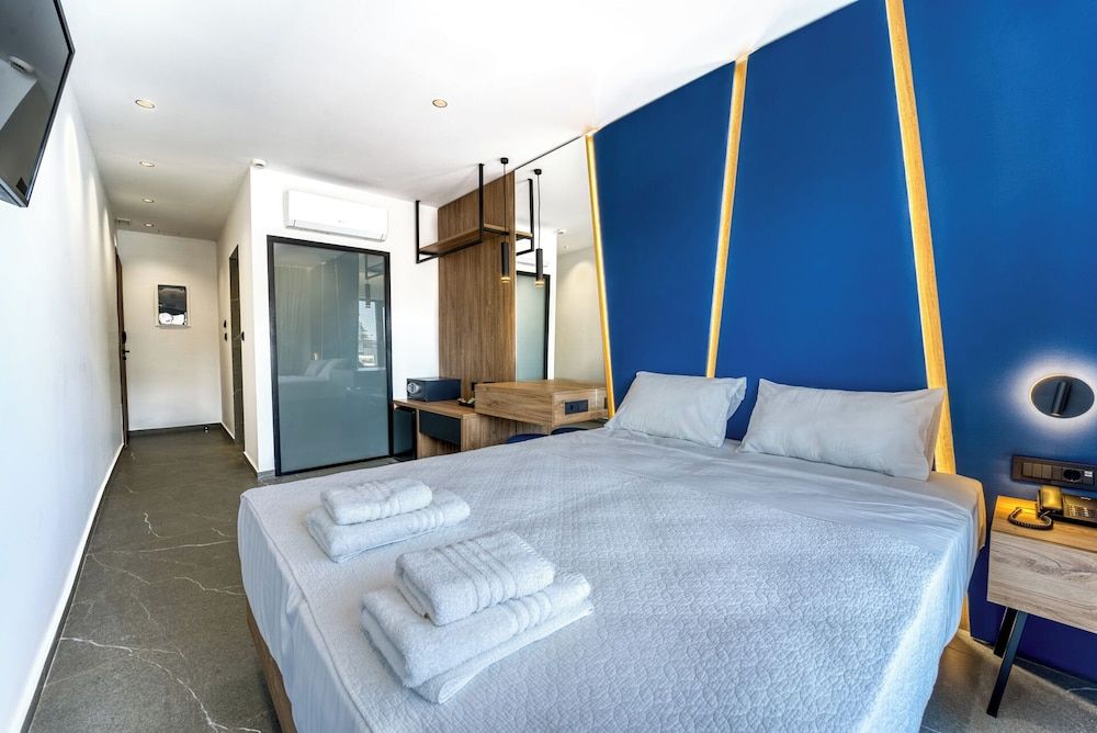 Island Sea Side Hotel - Adults Only Deluxe Double Room, 1 Queen Bed, Non Smoking, City View 3