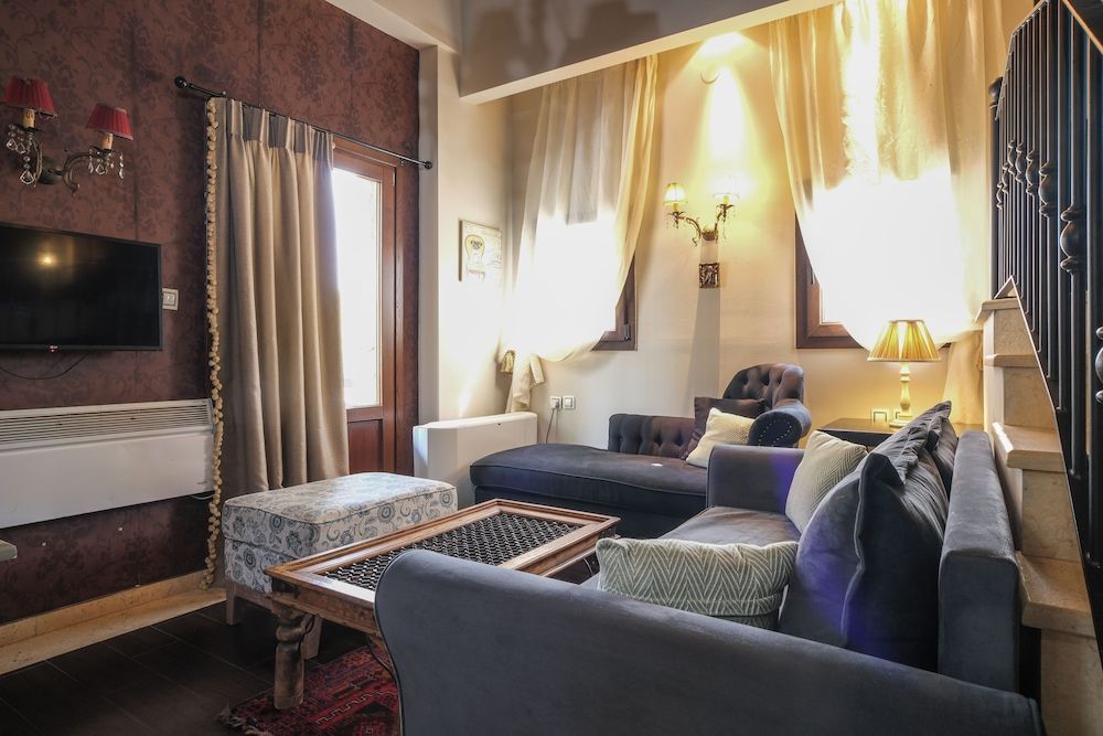 Pindos Resort Luxury Chalet, 3 Bedrooms, Connecting Rooms, Mountainside 5