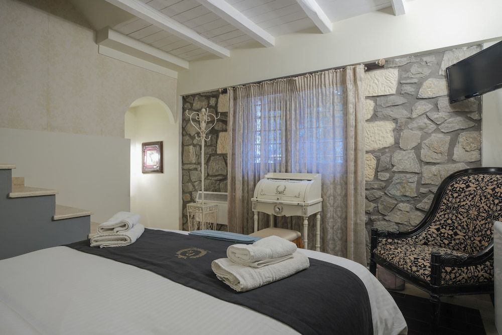 Pindos Resort Superior Double Room 3