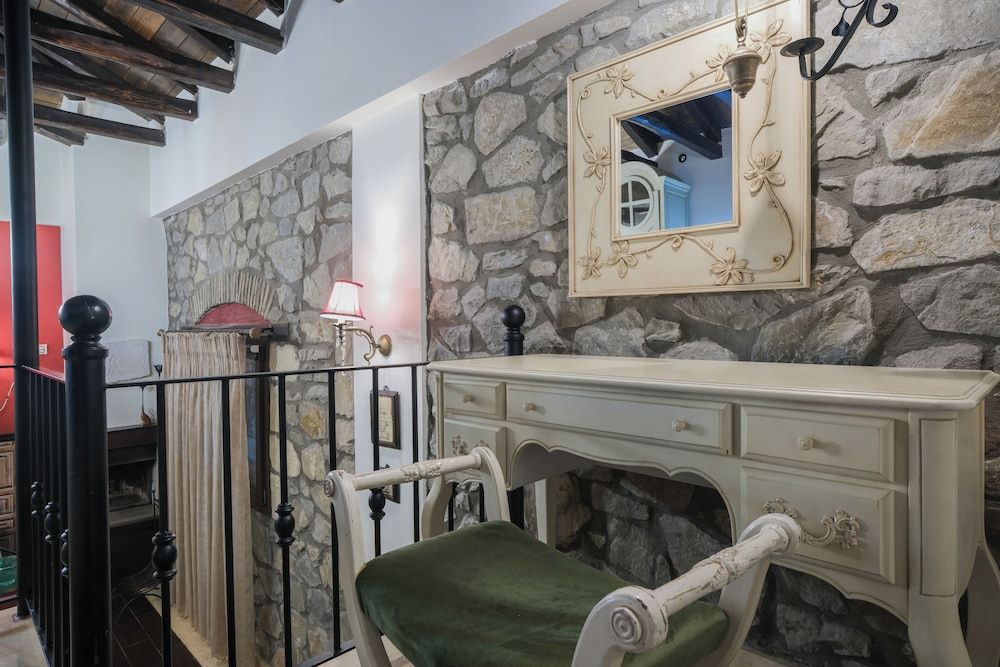 Pindos Resort Luxury Villa, 2 Bedrooms, Connecting Rooms, Mountainside 8