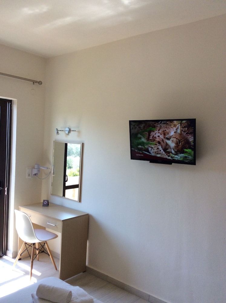 Elena Rooms