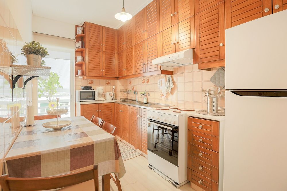 undefined Cosy & Bright 2 Bedroom Apartment in Koukaki 5