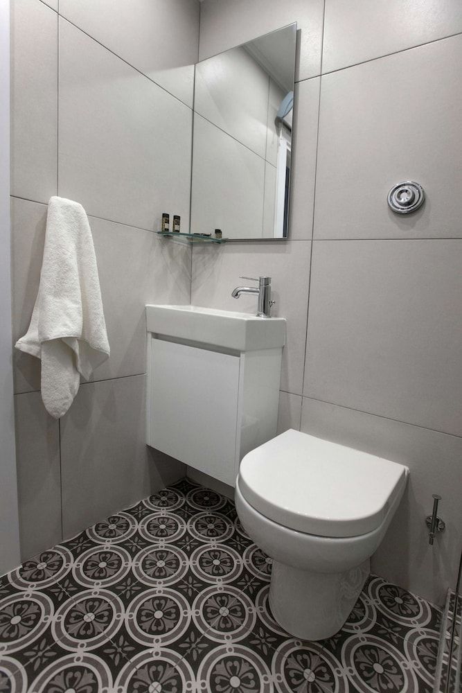 Unique Apartment near Acropolis by GHH Family Apartment, 4 Bedrooms, Balcony 15