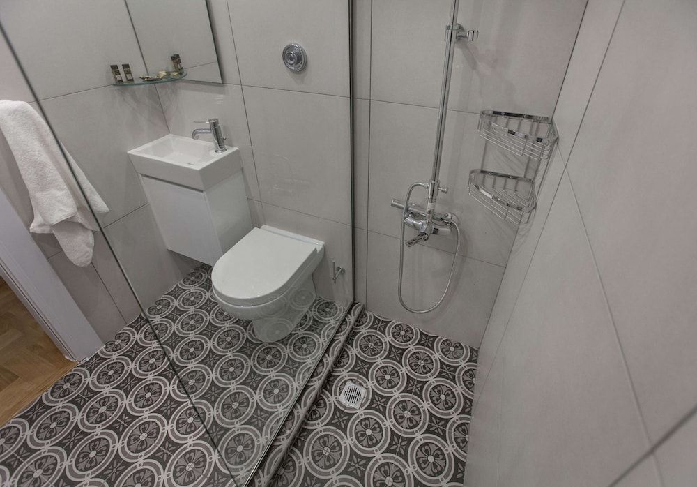 Unique Apartment near Acropolis by GHH Family Apartment, 4 Bedrooms, Balcony 14