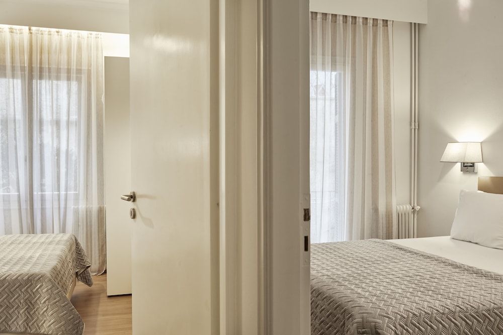 undefined Cozy and Bright Apartment in Kolonaki 3