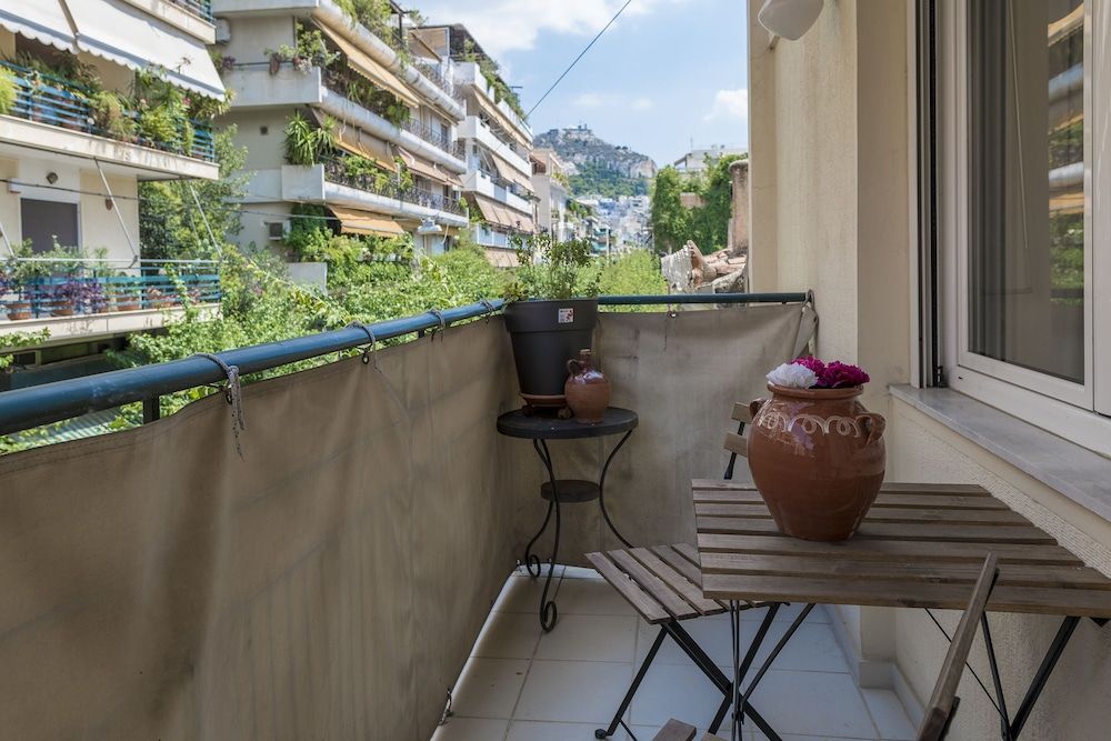 undefined Athens Neverland 10