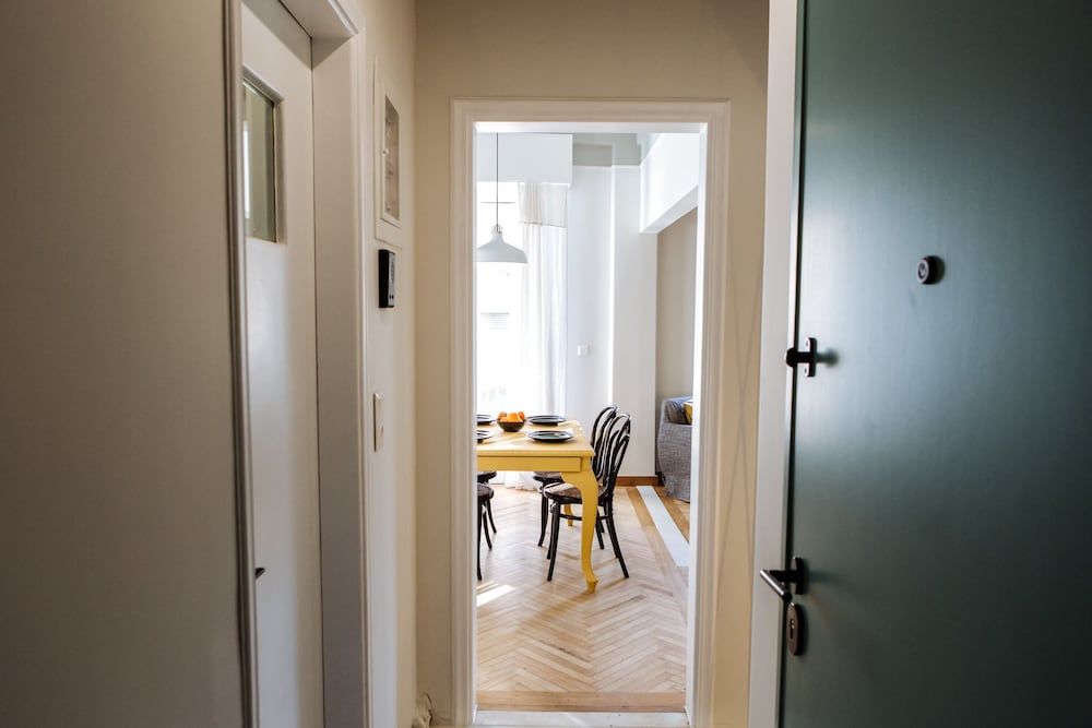 We Saw Athens Apartment 3A 40