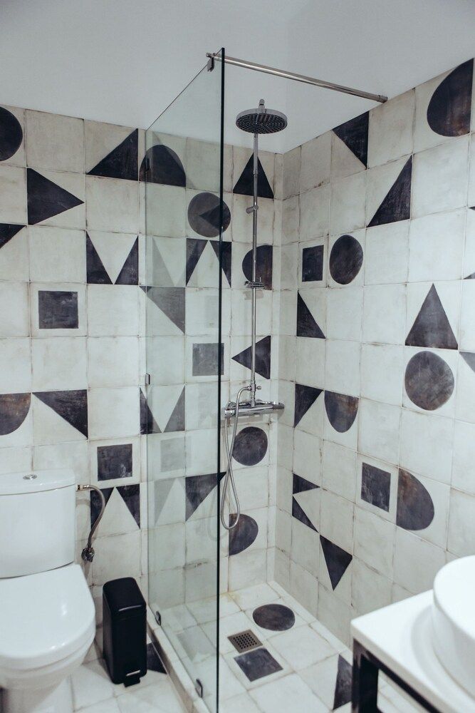 We Saw Athens Apartment 3B 8