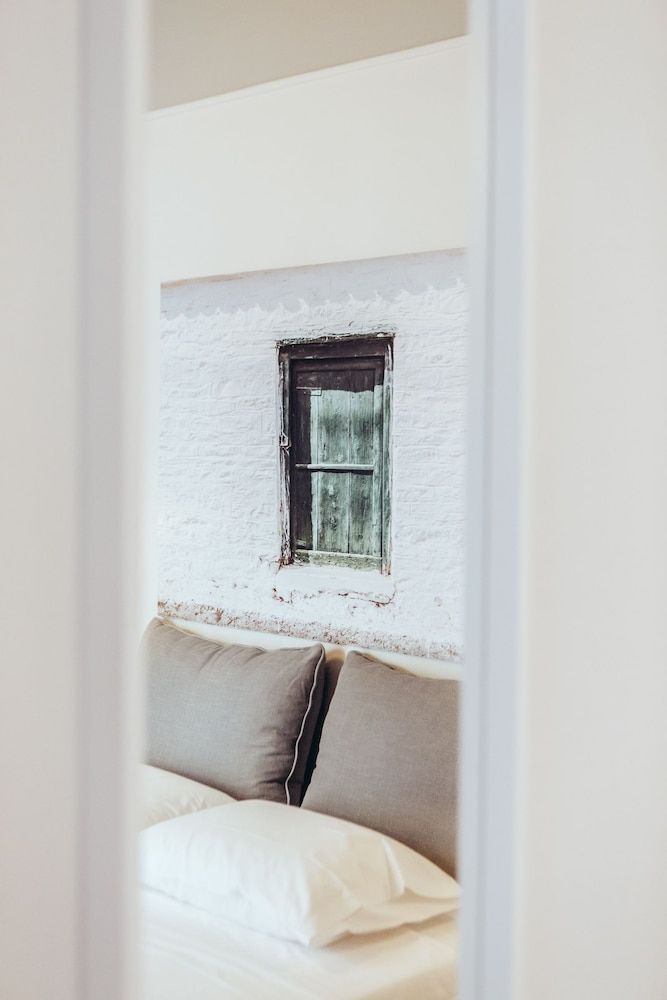 We Saw Athens Apartment 3B 24