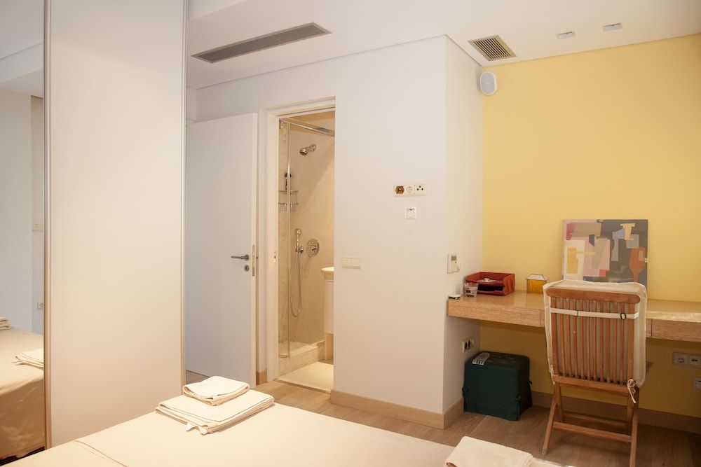 undefined Unique AcropolisView HiEnd 2bdr 4