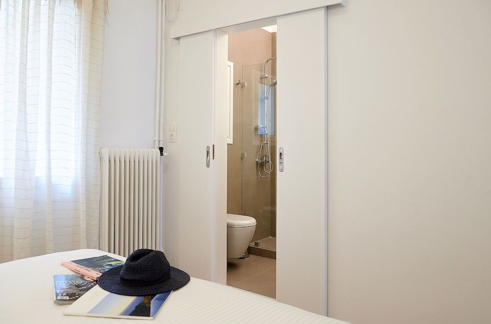 undefined Parthenon Apartment 8