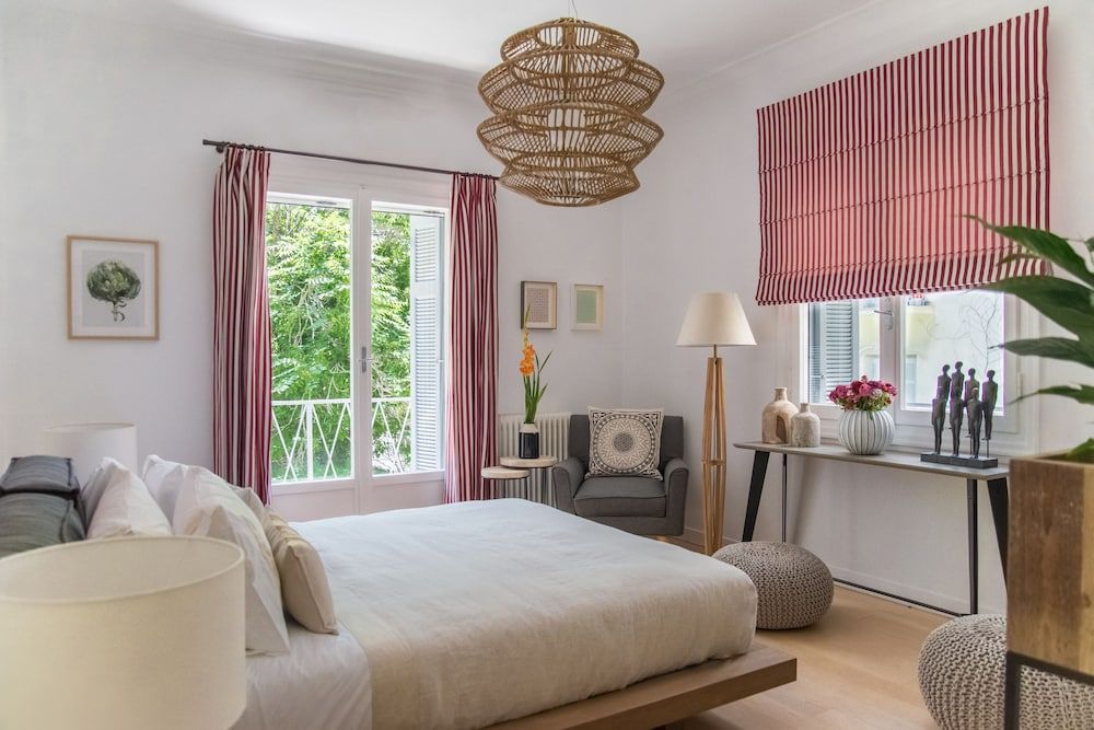 Virtue by Stylish Stays Deluxe Apartment, Courtyard View 2