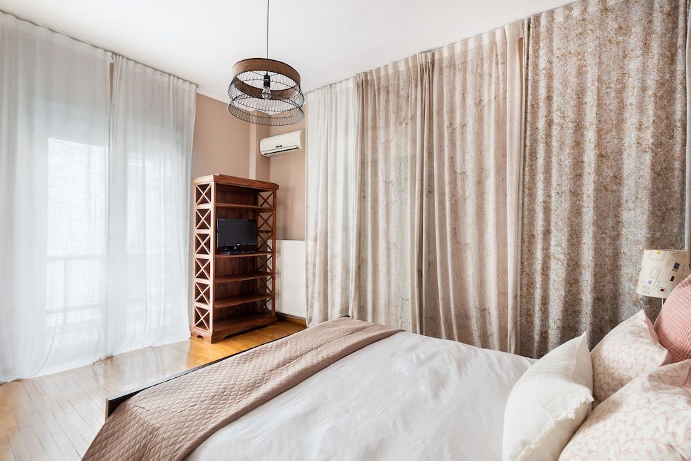 undefined Acropolis Stylish Suite 3