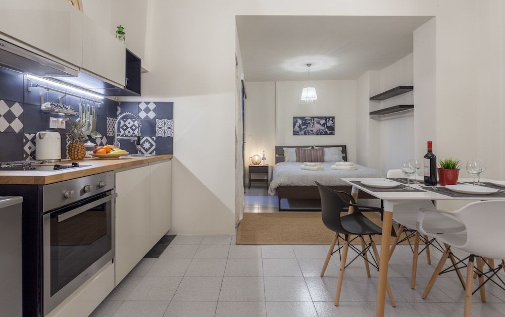 A Gift in the Heart of Monastiraki B Studio 7