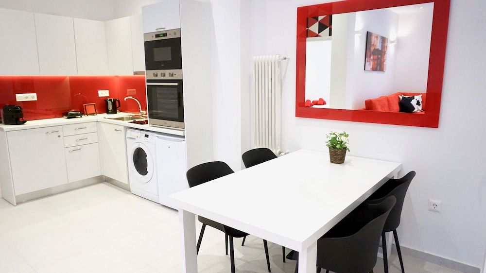 Unique Stylish Apt in Athens Apartment 12