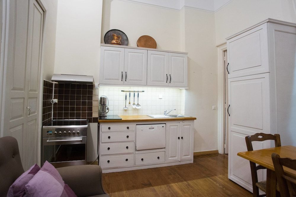 GK Thiseio House, Courtyard View 20