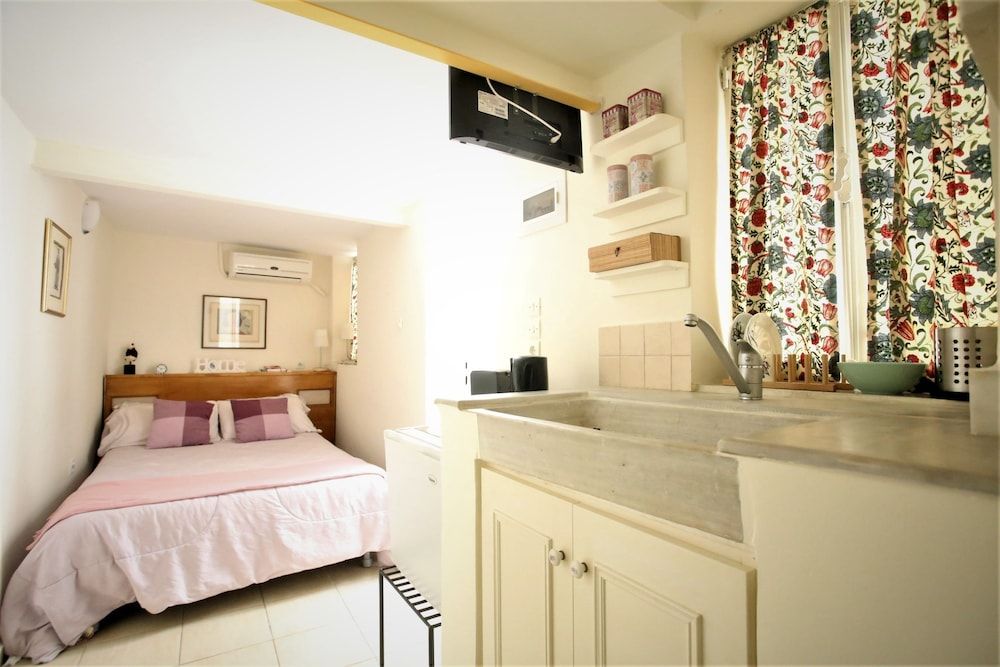 undefined GK Thiseio 2