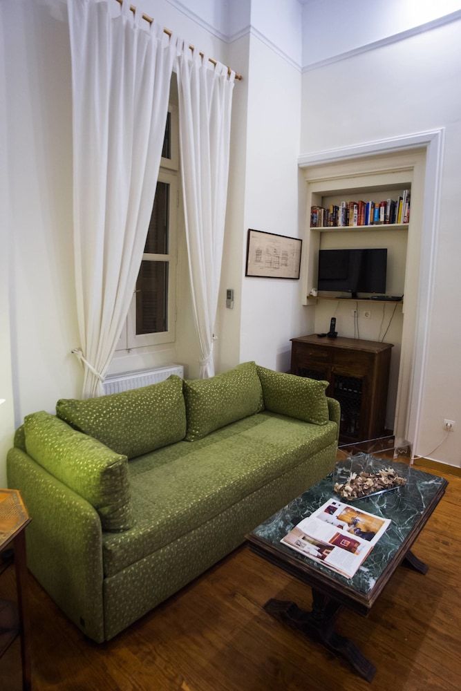 GK Thiseio House, Courtyard View 26