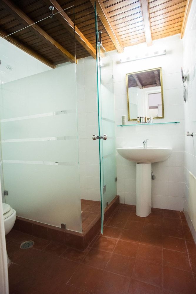 GK Thiseio House, Courtyard View 9