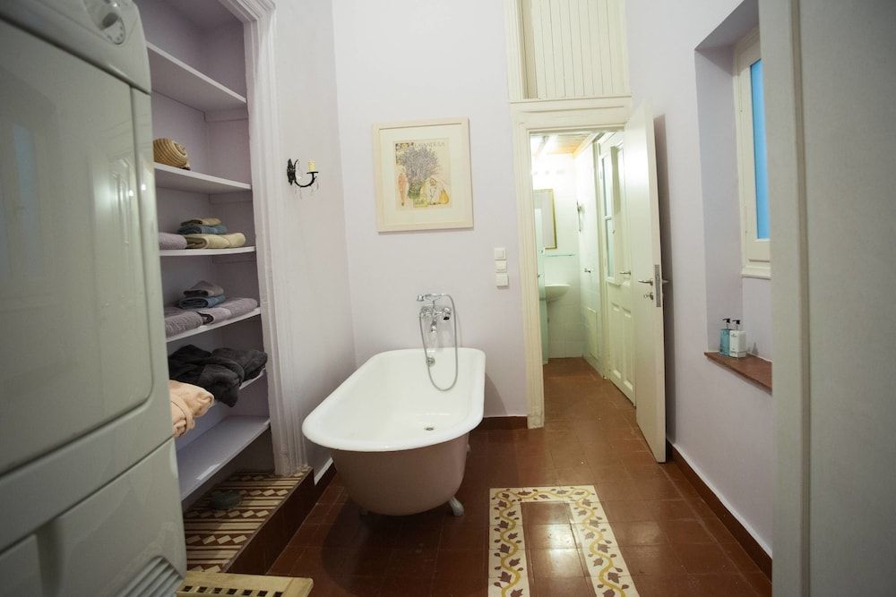 GK Thiseio House, Courtyard View 11