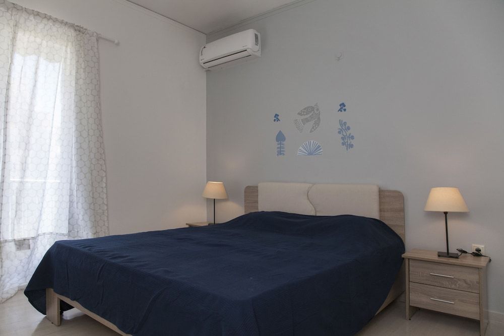 undefined Athens Gem near Archaeological Museum by GHH 2