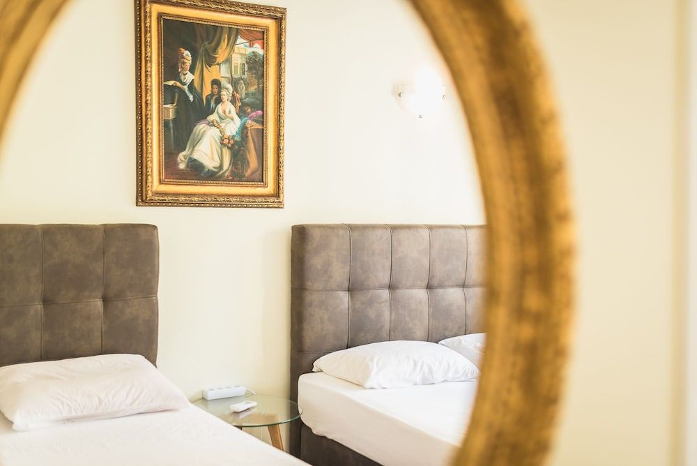 Victoria Queens Palace Apartments Apartment 16