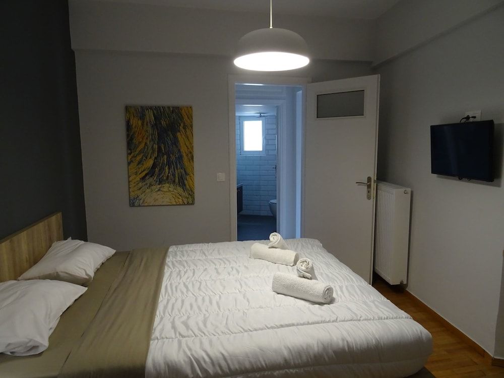 undefined Minimal Luxury near Acropolis 3