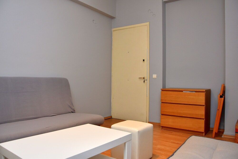 Smart Location Apartment 13