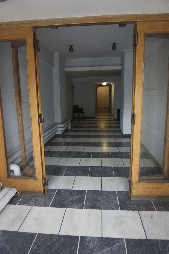 undefined Big Central Metro Station Apartment 1