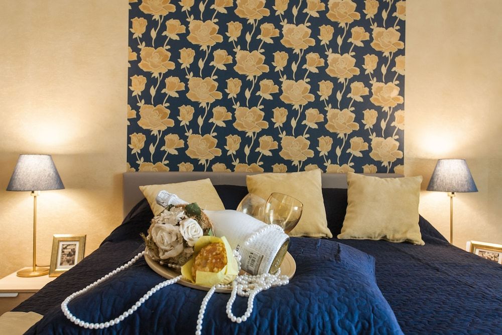 undefined Big Central Metro Station Apartment 1 8