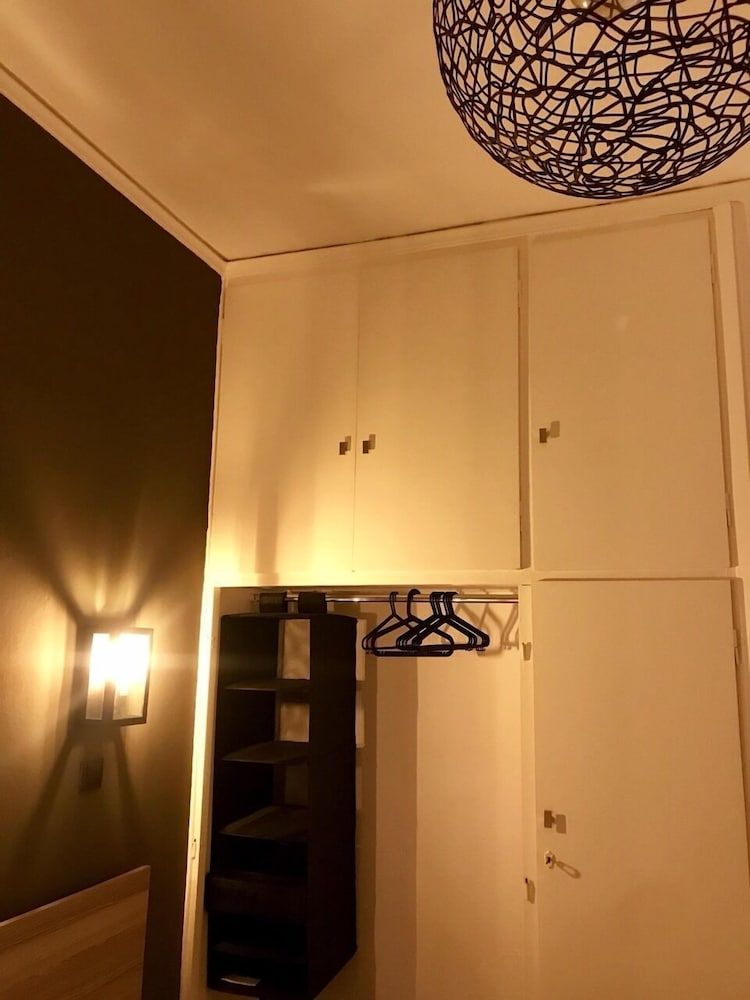 Renovated minimal aptm next to metro Apartment 20