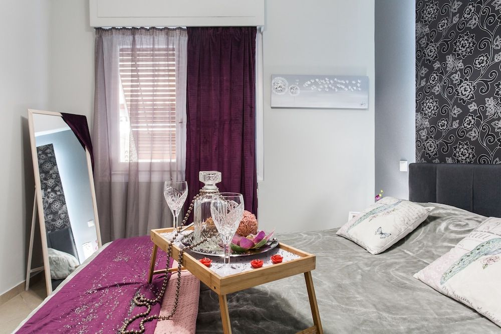 undefined Central Safe Smart Apartment 5