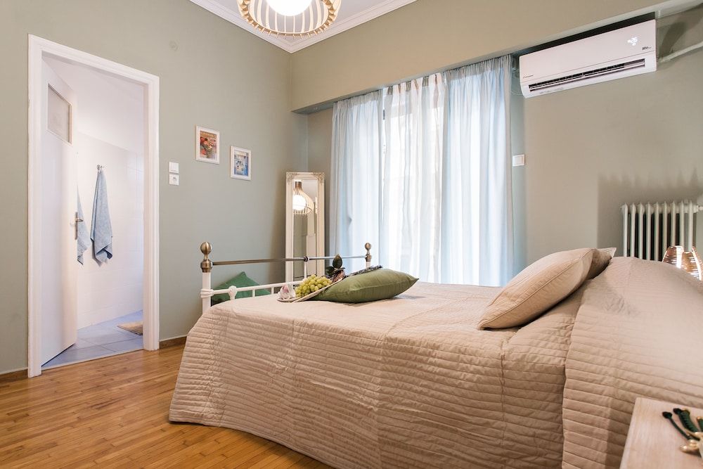 undefined Charming Acropolis Metro Apartment 5