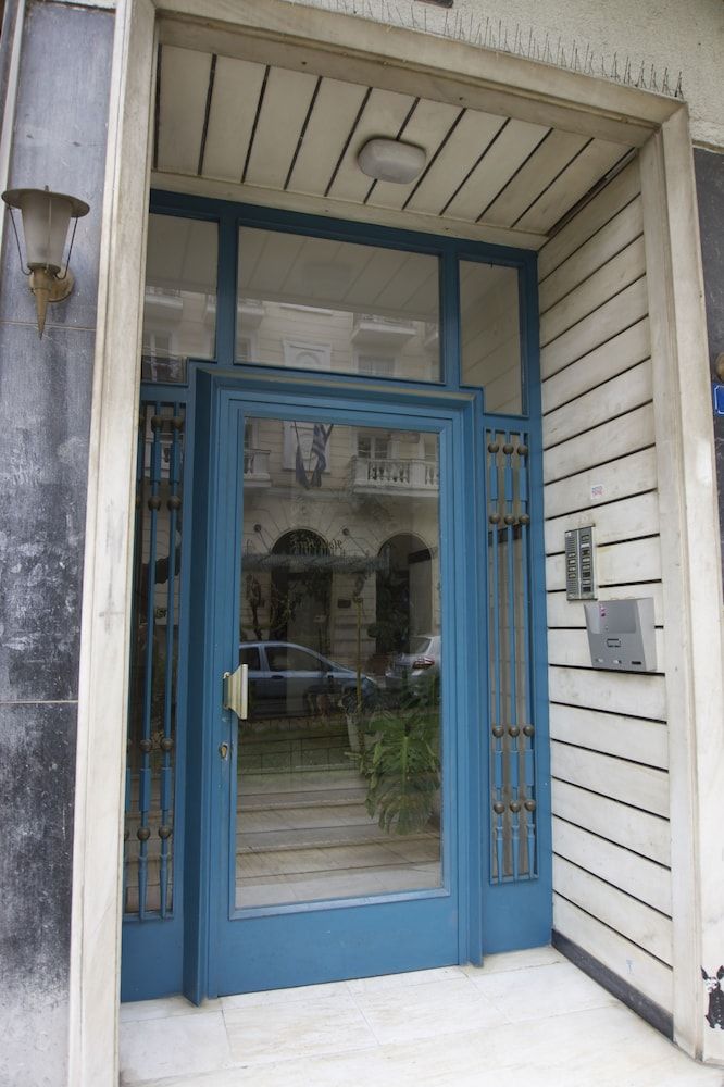 undefined Charming Acropolis Metro Apartment 2