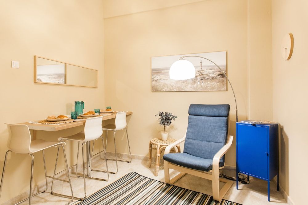 undefined Central Quiet Safe Apartment 8