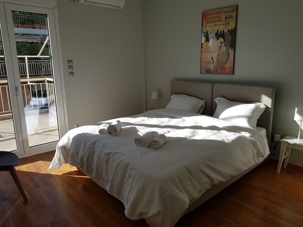 undefined Penthouse of light at Koukaki 4