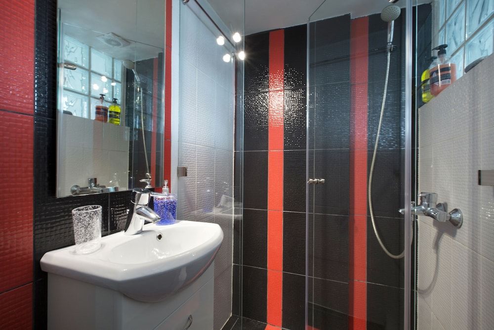 Under the shade of Acropolis Apartment, Patio 14