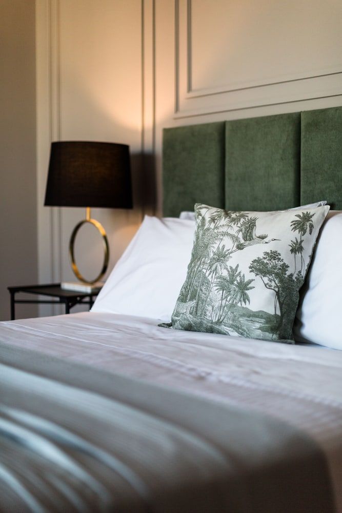 undefined UPSTREET Elegant Luminous 3BD Apt-Kolonaki 10