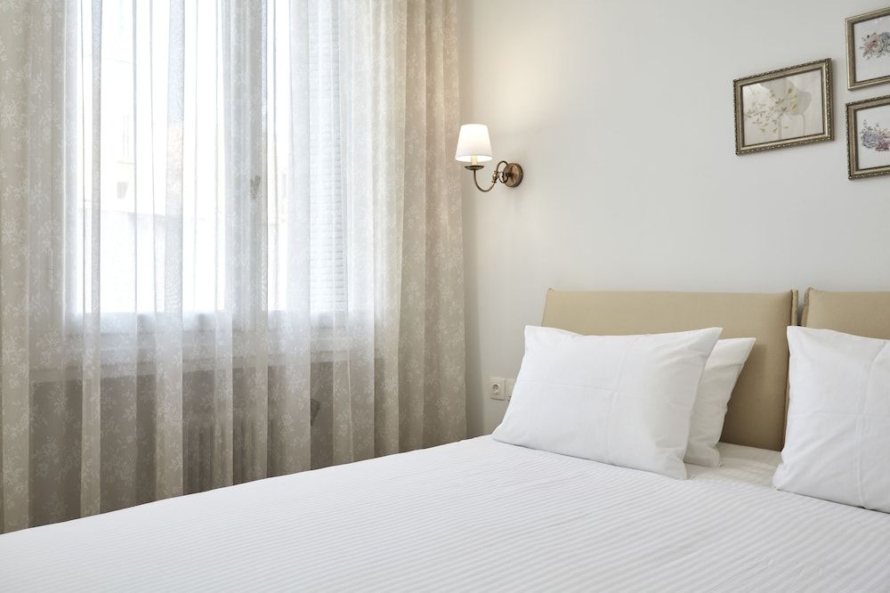 undefined Luxury n Chic Athens Museum Apt 3