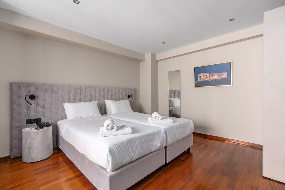 Aeolos Luxury Suites Deluxe Room 2