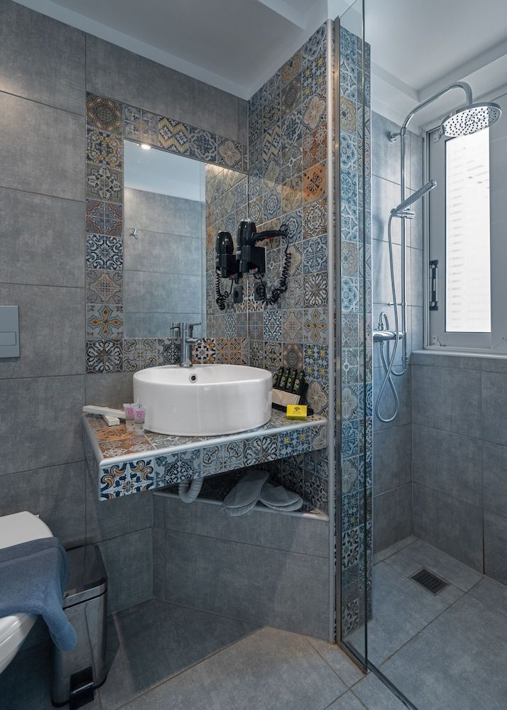 Aeolos Luxury Suites Deluxe Room 8