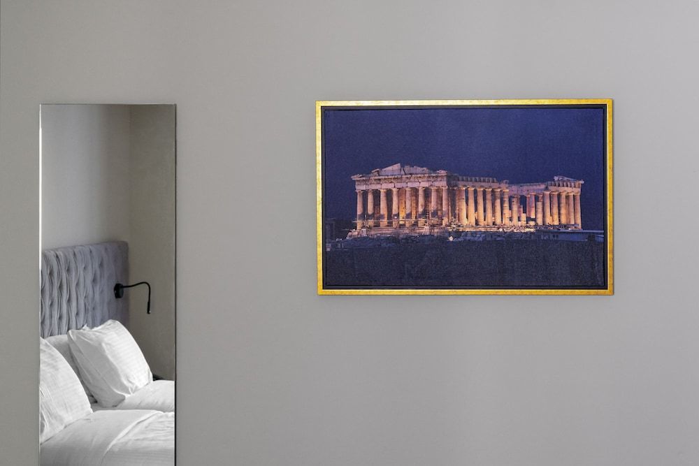 Aeolos Luxury Suites Deluxe Room 6