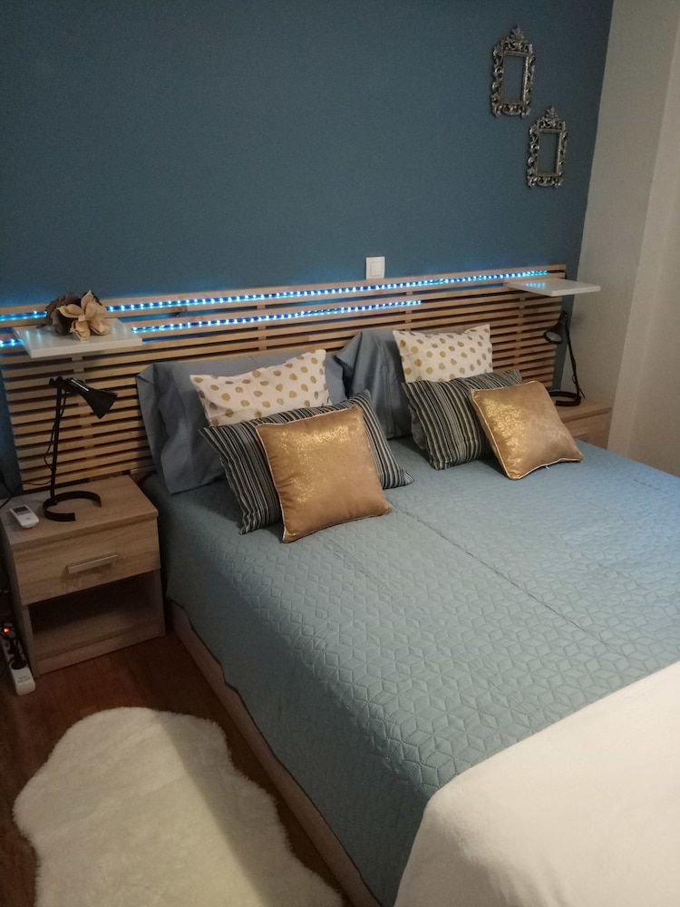 undefined Mets Near From Panathenaic Kallimarmaro Stadium