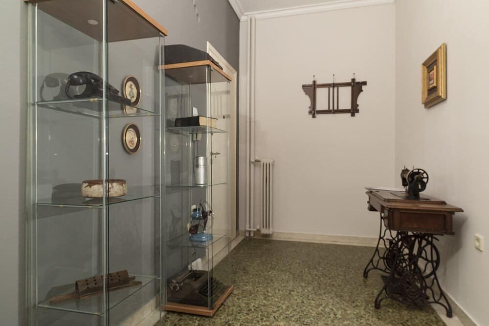 undefined Vintage Apartment next to Acropolis Museum 7
