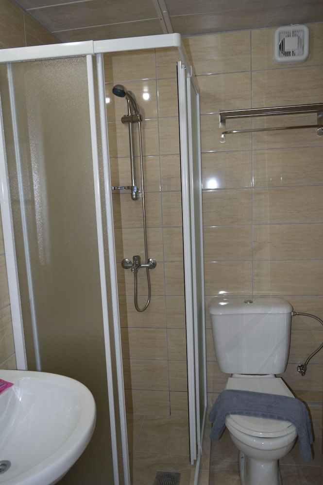 Apollonion Family Room (3 Adults) 4