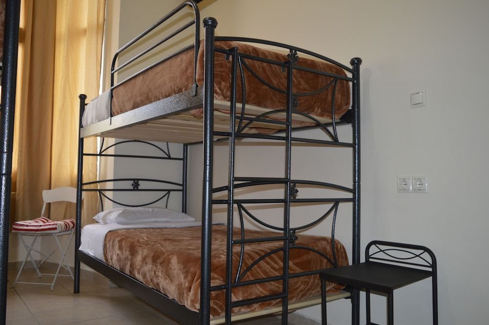 Apollonion Quadruple Room 2