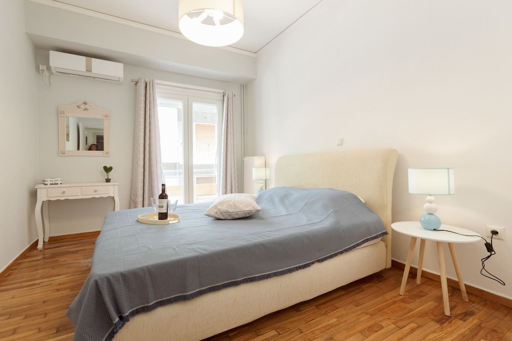 undefined Cozy Flat in hip Koukaki