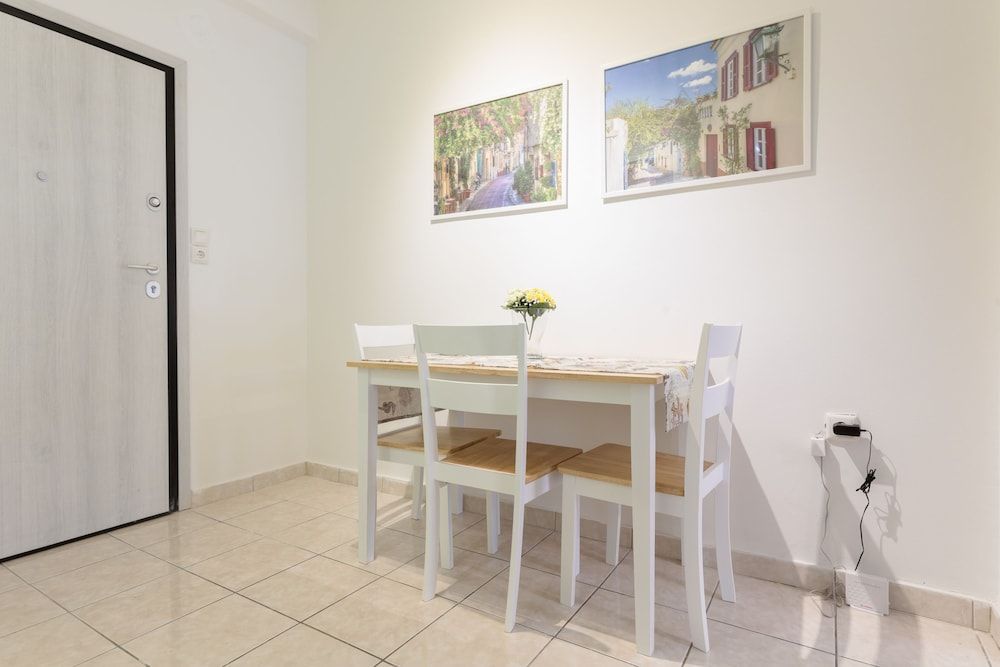 undefined Cozy Flat in hip Koukaki 8