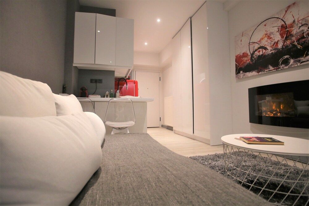 GK Embassy Apartment, 1 Bedroom 9